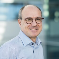 Professor Bert Weckhuysen