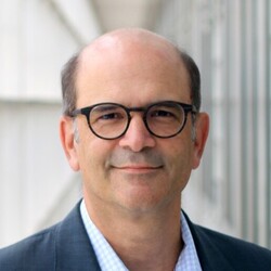 Professor Erick M. CARREIRA
