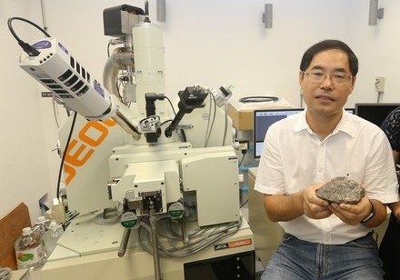 HKU geologist Zhao Guochun, first Hong Kong scholar to win TWAS Prize in Earth, Astronomy and Space Sciences