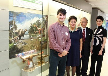 HKU Hosts International Symposium on the Origins of Birds and Flight and Presents Related Display in the Stephen Hui Geological Museum