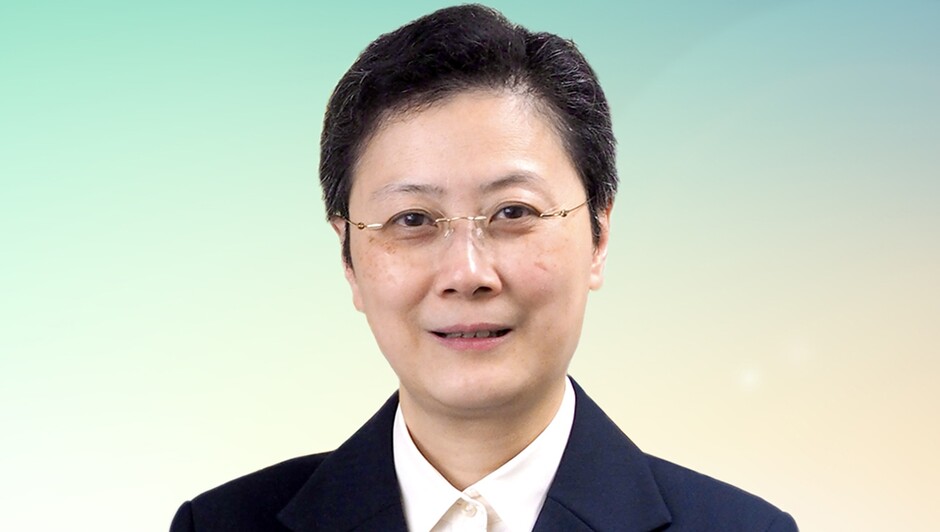 Professor Vivian Wing-Wah YAM, Dean of Science (Interim) and Philip Wong Wilson Wong Professor in Chemistry and Energy at HKU receives the 2022 Josef Michl ACS Award in Photochemistry.