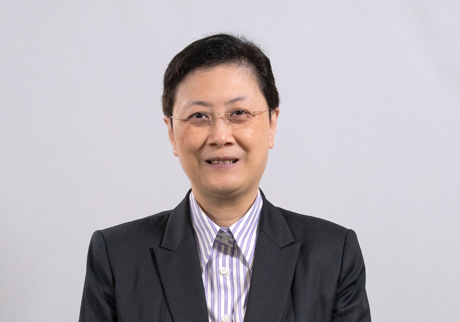 Professor Vivian Yam is the Chair Professor of HKU Department of Chemistry.