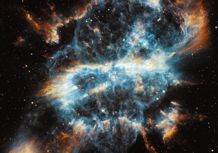 The NASA/ESA Hubble Space Telescope celebrates the holiday season with a striking image of the planetary nebula NGC 5189. Image credit: NASA, ESA and the Hubble Heritage Team (STScI/AURA). 