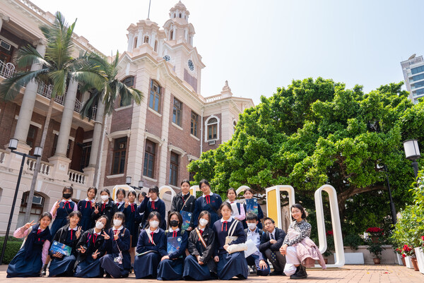 visiting school in front of HKU main building