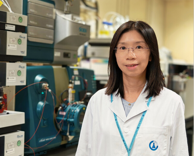Dr Ella WONG