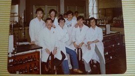 Front row: Dr. Wilson Lam, Dr. Victor Lee, ???, Dr. Kwok Fu Chiu (Deputy Director, Hong Kong Government Laboratory.
Back row: second from left. Dr. Chau Hei
(1980)
